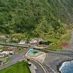 Entre A Pedra E O Mar * Faial da Terra