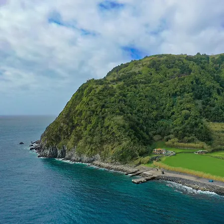 Holiday home Entre A Pedra E O Mar Faial da Terra