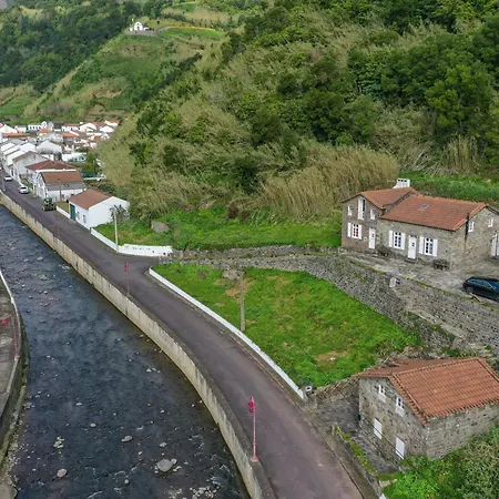 Casa vacanze Entre A Pedra E O Mar Faial da Terra