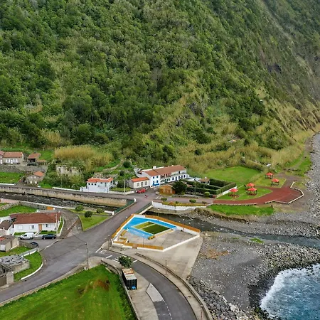 Entre A Pedra E O Mar * Faial da Terra