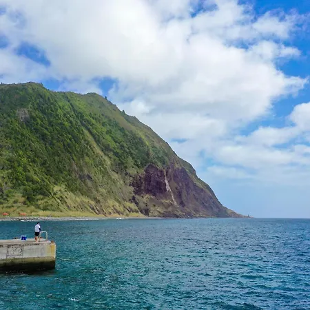 Holiday home Entre A Pedra E O Mar Faial da Terra