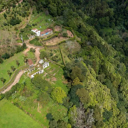 Entre A Pedra E O Mar Holiday home Faial da Terra