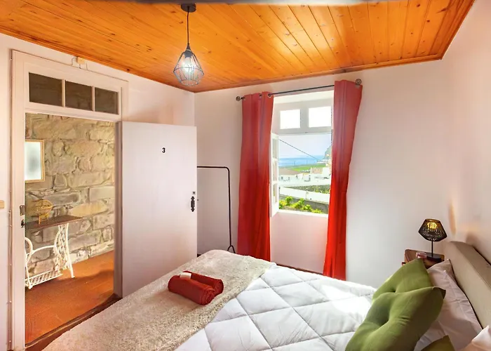 Entre A Pedra E O Mar Holiday home *