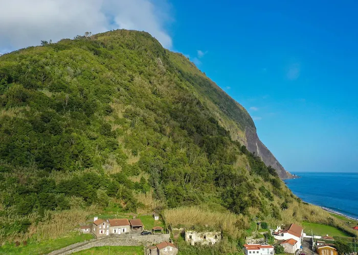 Entre A Pedra E O Mar Faial da Terra