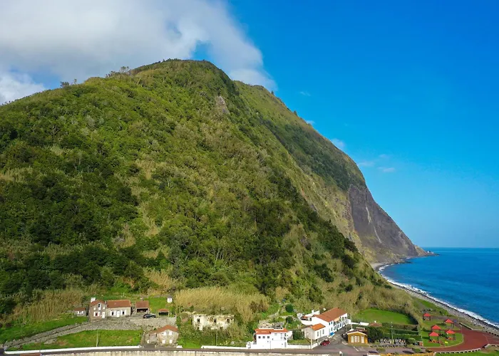 Entre A Pedra E O Mar