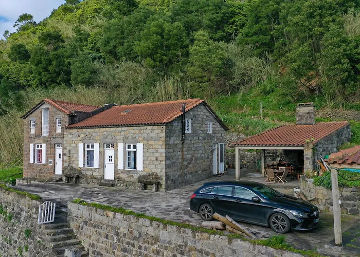 Entre A Pedra E O Mar Faial da Terra