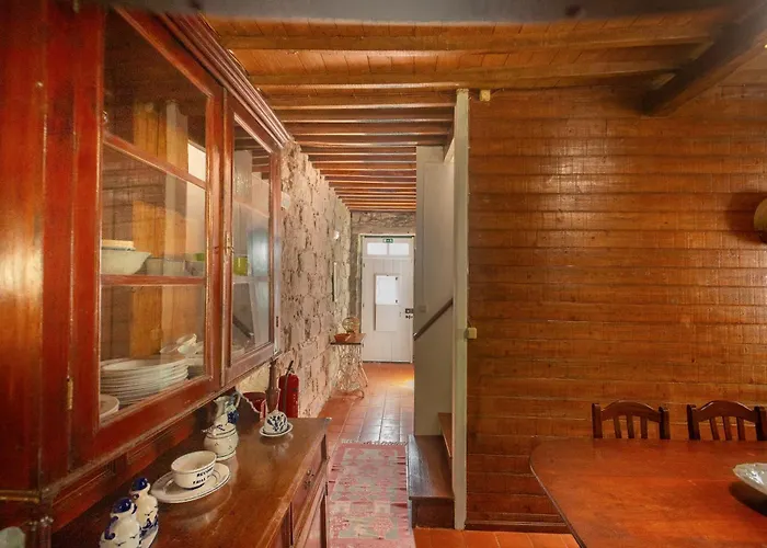 Holiday home Entre A Pedra E O Mar Faial da Terra