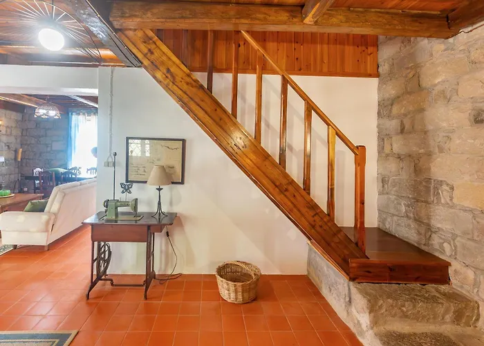 Entre A Pedra E O Mar *