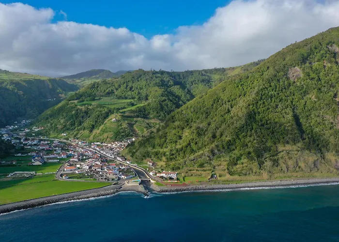 Entre A Pedra E O Mar