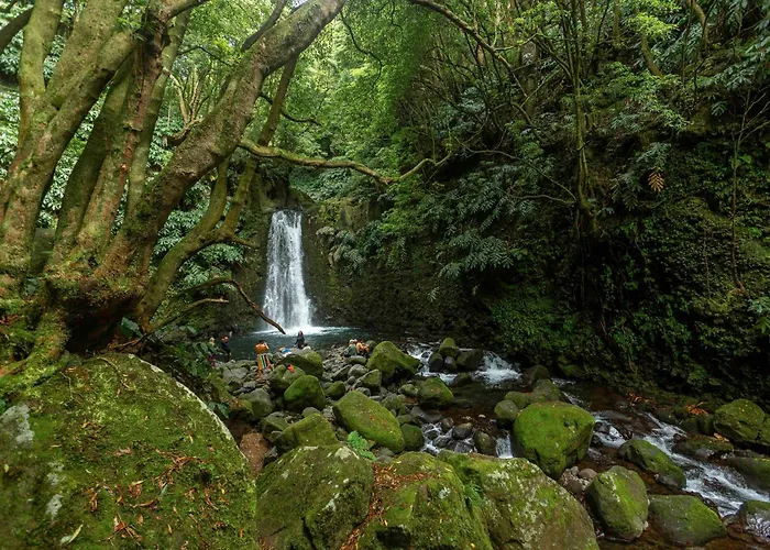 Entre A Pedra E O Mar